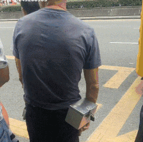 眼力測試！如果你看到的是一群人在游泳，那趕緊去看醫生吧