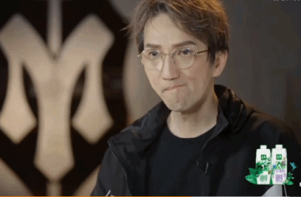 拍戲靠摳圖、1公里內必有五星酒店，“塑膠演員”的下限有多低？