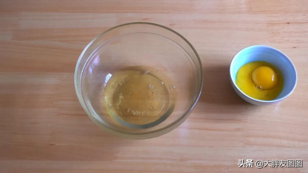 教你煎出軟蓬蓬的雞蛋餅，比棉花還柔軟，看著就流口水了