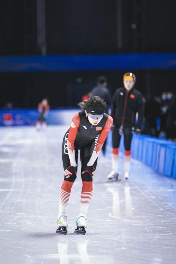 呼圖壁姑娘阿合娜爾·阿達克：夢想從“冰絲帶”起飛