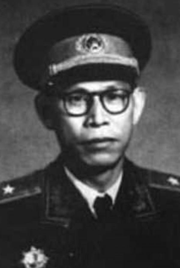 海南省軍區的副司令員，1957年受到錯誤批判，晚年享受副兵團待遇