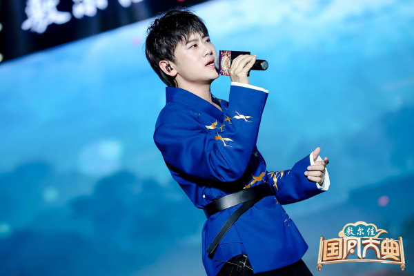 國風歌手霄磊正式簽約訊飛音樂,魔音雙聲助力“現代國潮音樂” 國風歌手霄磊正式簽約訊飛音樂,魔音雙聲助力“現代國潮音樂”