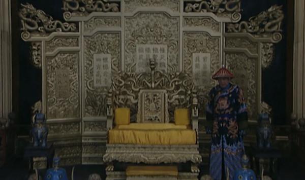 康熙帝扮演者中,為何說“陳道明是在演康熙,而焦晃就是康熙”? 康熙帝扮演者中,為何說“陳道明是在演康熙,而焦晃就是康熙”?