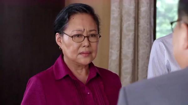 不整容、不遮醜，這些有瑕疵的女明星，個個把瑕疵變特點