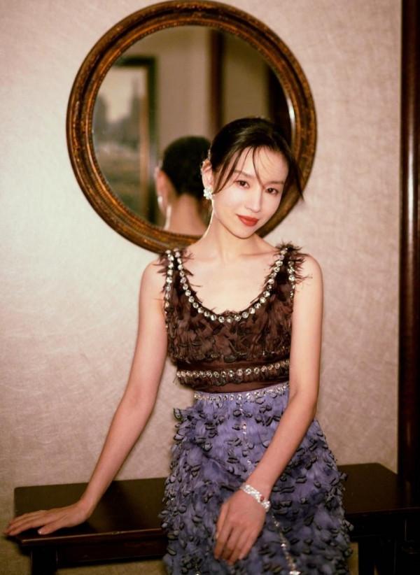 “離婚後至今未嫁”的10位女星，有人情史複雜，有人無兒無女