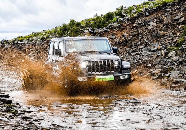 沒想到，加了電之後的牧馬人，變得更生猛了