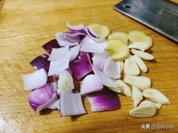 天冷常吃水煮肉,不用豬肉不用牛肉,不到20塊能做一盆,好吃實惠 天冷常吃水煮肉,不用豬肉不用牛肉,不到20塊能做一盆,好吃實惠