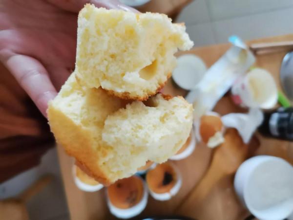 不用分離蛋清蛋黃烤箱製作紙杯蛋糕簡單易學 不用分離蛋清蛋黃烤箱製作紙杯蛋糕簡單易學