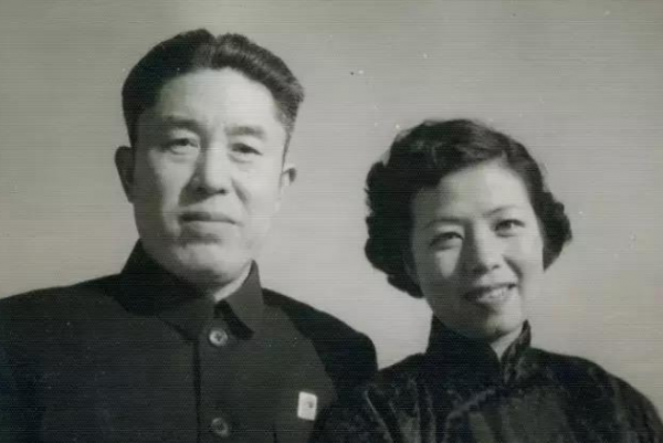 鄭洞國到北京工作，妻子嫌北方冷鬧離婚，多年後請求復婚被拒絕