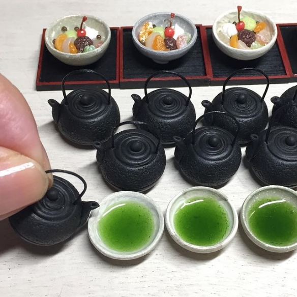 迷你超豪華！袖珍美食模型：指尖上的料理挑動味蕾