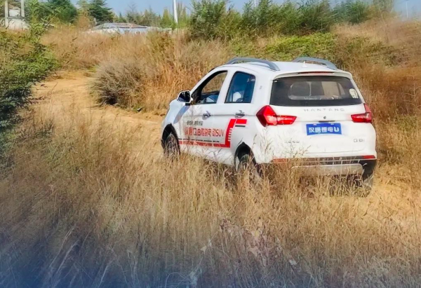 漢唐Q8電動車改款評測：搭載8度鋰電池，續航150公里，適應全路況