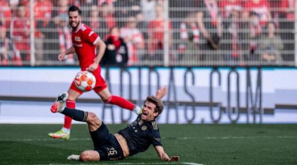 拜仁以5還5！3球開局出奇輕鬆，中途卻忙壞了諾伊爾