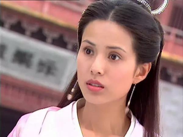 不老女神李若彤：氣質高雅，靈動可人