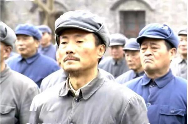 黃維特赦一年後,妻子蔡若曙投河自盡,苦等27年為何團聚不過一年 黃維特赦一年後,妻子蔡若曙投河自盡,苦等27年為何團聚不過一年