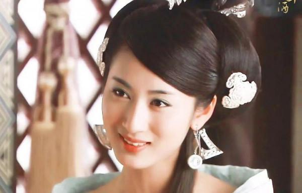 唐嫣的大學室友，與楊冪出演雙女主，她為何從娛樂圈銷聲匿跡了？