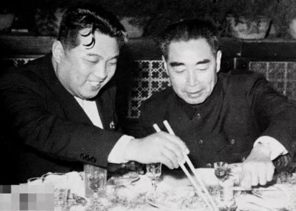 周恩來去世，金日成哭紅雙眼推遲眼疾手術，指示建銅像紀念週總理