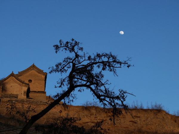 生活要燈火可親,有夢可做…… 生活要燈火可親,有夢可做……