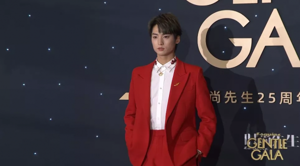 2022開年紅毯:張雨綺變臉認不出,吳謹言好怪,郭采潔收了神通吧 2022開年紅毯:張雨綺變臉認不出,吳謹言好怪,郭采潔收了神通吧