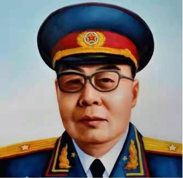 開國少將回鄉探親，放牛老漢好心搭載，聊到一半忽然被喊&OpenCurlyDoubleQuote;父親&rdquo;