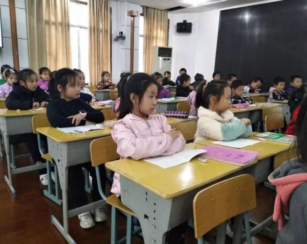 學生遇到校園暴力,父母的態度很重要,嘗試讓孩子做到3件事 學生遇到校園暴力,父母的態度很重要,嘗試讓孩子做到3件事