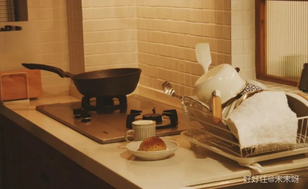 一個女生的東西可以少到什麼地步？