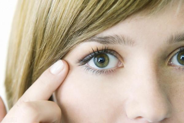 眼疲勞要注意，科學方法護眼睛，時刻記心中