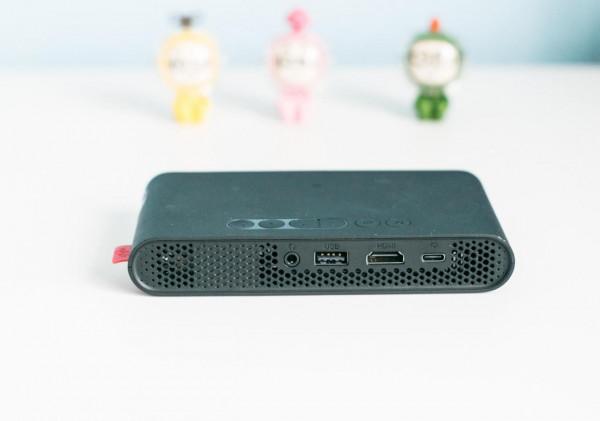 戶外看大片，辦公投文件，口袋鐳射投影機峰米P1效果實測