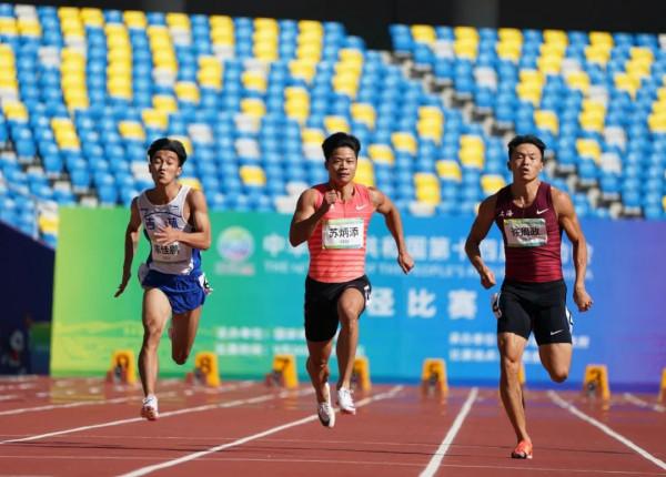 蘇炳添亮相百米大戰！小組第一晉級