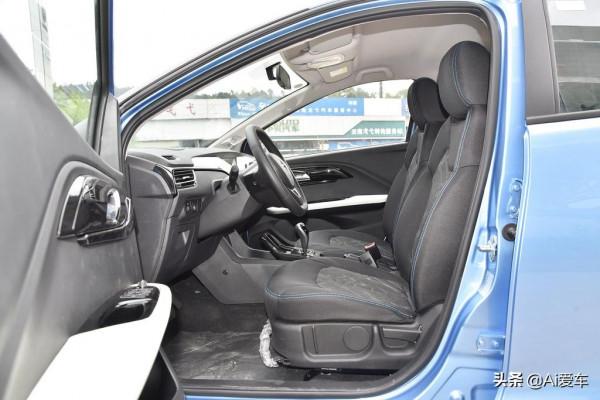 便宜長續航,大空間合資快充代步車,好養又好停,實拍易至EV3小雷達