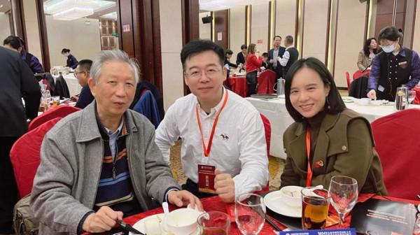 和魏奉思科學院院士拉拉家常，跨年齡的交流，忘年之交更是交情