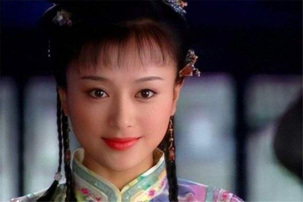 周海媚變滅絕師太，葉童一人演三代，翻拍劇裡多少熟臉在賣情懷？