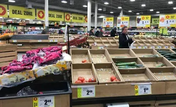 國內菜價漲幅超50%？英國油荒，北美斷貨，今冬不好過！