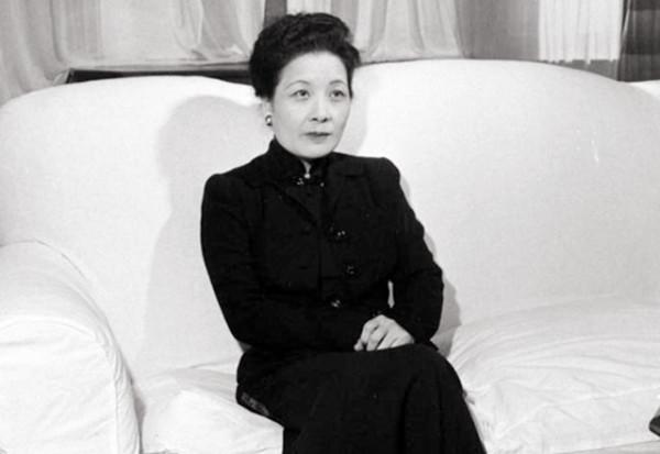 張學良死後遺物曝光，與宋美齡的100多封英文信件揭開親密關係