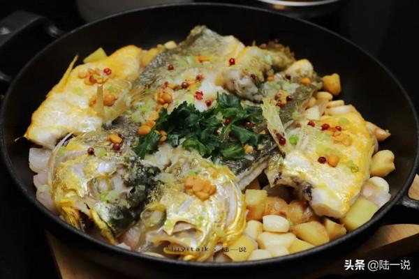 10人消費將近4000元，鮮松茸、大黃魚、羅氏蝦、私房牛肉都不錯