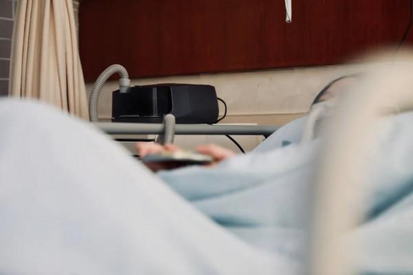 27歲浙江小夥剛結婚查出罕見病，目前無藥可治，姐姐已發病行走困難，外婆媽媽早早離世