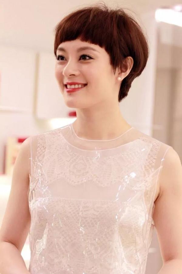 孫儷美照一冊，欣賞