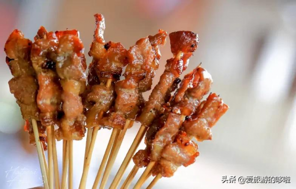 椰奶烤肉串、打拋豬肉飯、香蘭醬吐司…路邊攤才是泰國的精髓