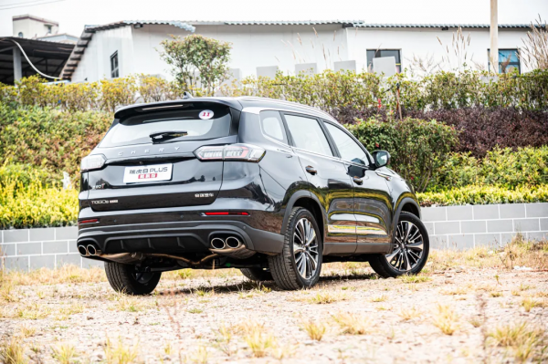 國產2.0T+四驅系統，這臺SUV更強大了