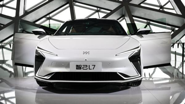 39英寸大螢幕+22個定製揚聲器 智己IMOS系統搶先體驗 39英寸大螢幕+22個定製揚聲器 智己IMOS系統搶先體驗