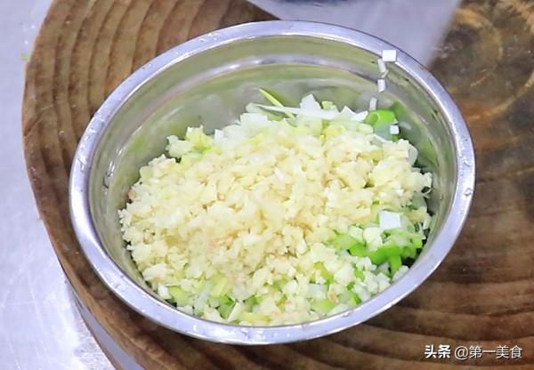 想吃雜醬麵不用下館子了，廚師長教你在家做燒雜醬，方法簡單易學