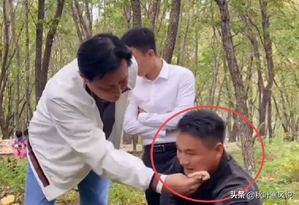 唐國強現身東北挖人參,期間細心幫人擦汗,沒有一點明星架子 唐國強現身東北挖人參,期間細心幫人擦汗,沒有一點明星架子