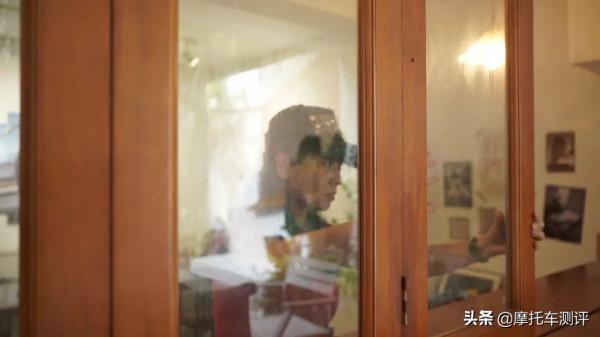 深圳女騎竟把摩托錯當男朋友，川崎，金吉拉三角畸戀《車主說》