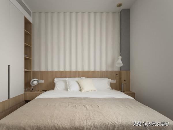 客廳不裝電視機也就算了，她家竟然放了一張“床”，空間自由隨性