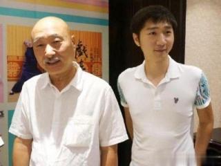 “基因”太強大是啥體驗？陳佩斯祖孫四代共用一張臉，網友笑了