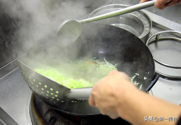 熗拌包菜絲焯水多少時間是關鍵，很多人都做錯了，廚師長教你做法