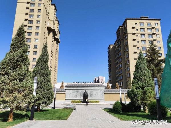 漢EV自駕新疆,車輛在停車場OTA整車升級,遊逛伊犁林則徐紀念館 漢EV自駕新疆,車輛在停車場OTA整車升級,遊逛伊犁林則徐紀念館