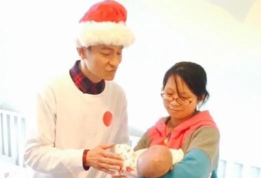 模範爸爸劉德華：為女兒請10個保鏢，三個保姆，還為女兒教育操心