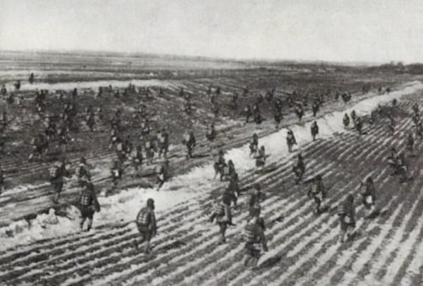 1947年白龍駒山戰役,雙方的團長一見面就愣住了:原來是同窗好友 1947年白龍駒山戰役,雙方的團長一見面就愣住了:原來是同窗好友