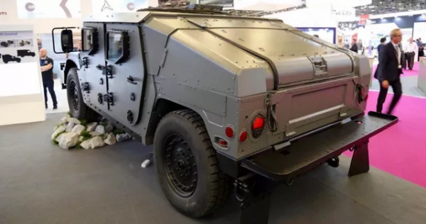 德國軍車是賓士,美國軍車是悍馬,中國軍車呢?這才是實力派 德國軍車是賓士,美國軍車是悍馬,中國軍車呢?這才是實力派