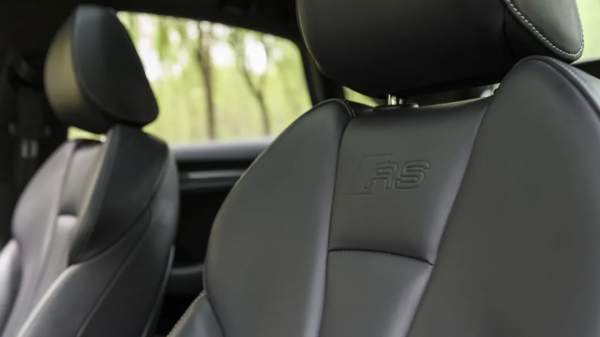 四環五缸400匹的超級鋼炮——奧迪RS3 四環五缸400匹的超級鋼炮——奧迪RS3